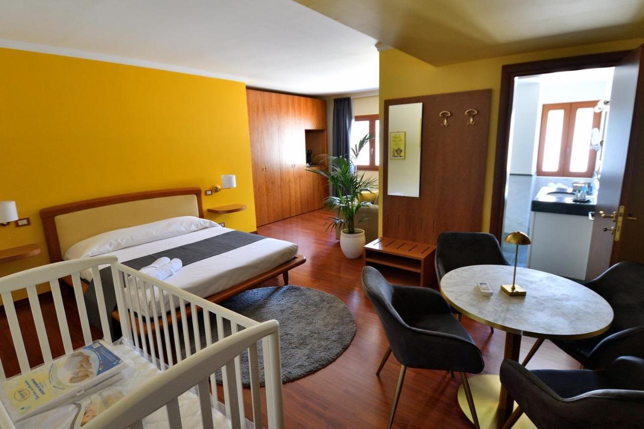 Bed and Breakfast Le Cinema Formia Zewnętrze zdjęcie