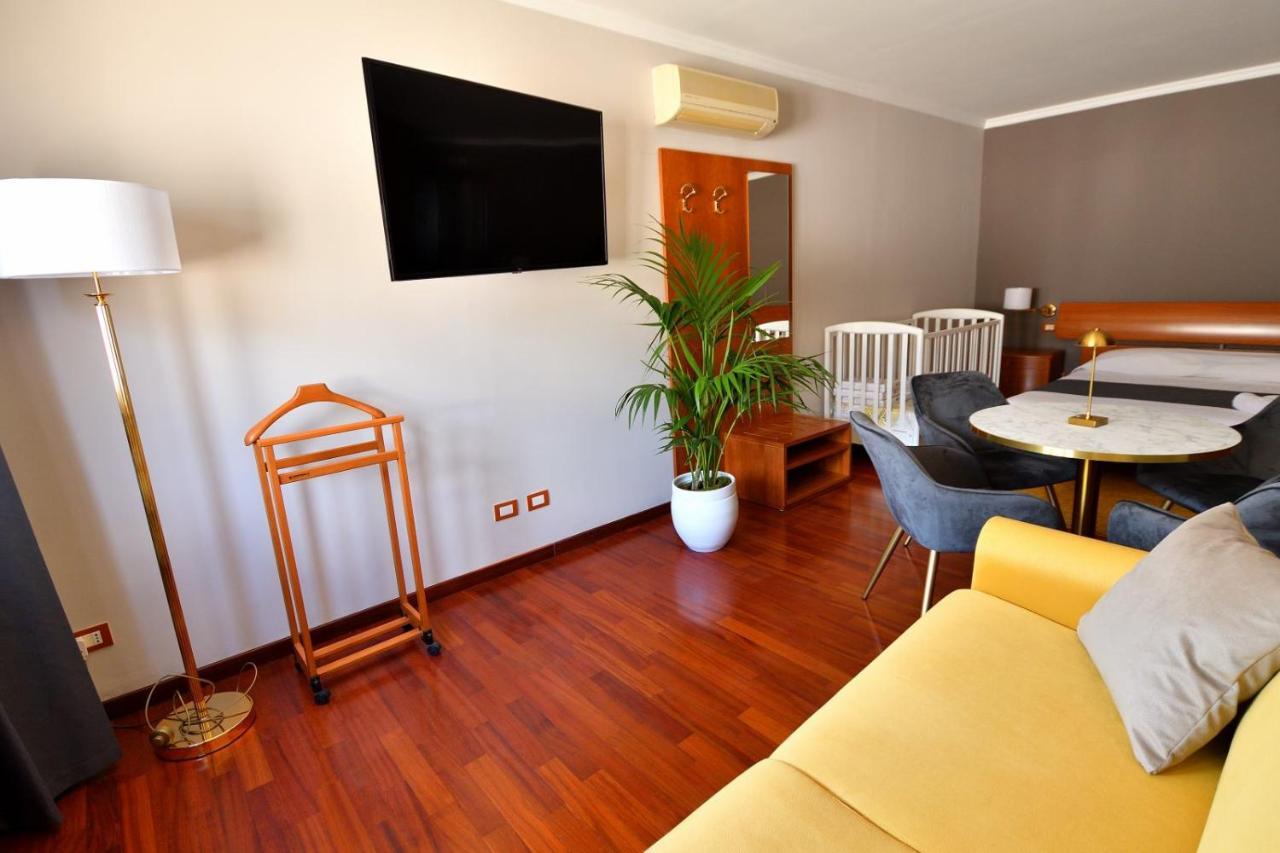 Bed and Breakfast Le Cinema Formia Zewnętrze zdjęcie